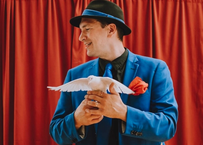 Magicien Sébastien, animateur festif